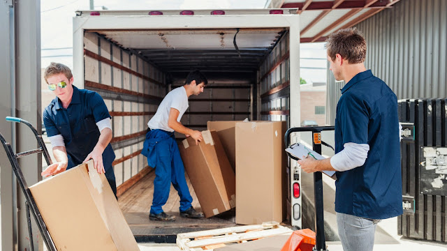 Loading and Unloading Service In Dubai